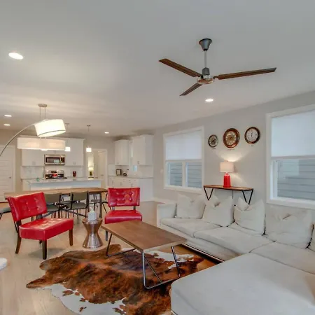 Spacious Nashville Home With 7 Beds 4 Bedrooms And 2.5 Bathrooms